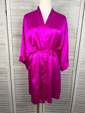 VICTORIA'S SECRET Satin Kimono Robe Fuchsia-Medium